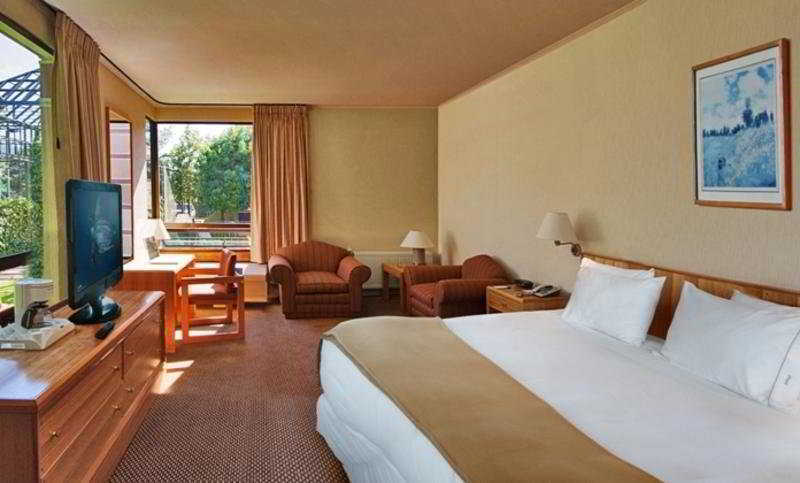 Express - By Ihg Hotel 4*